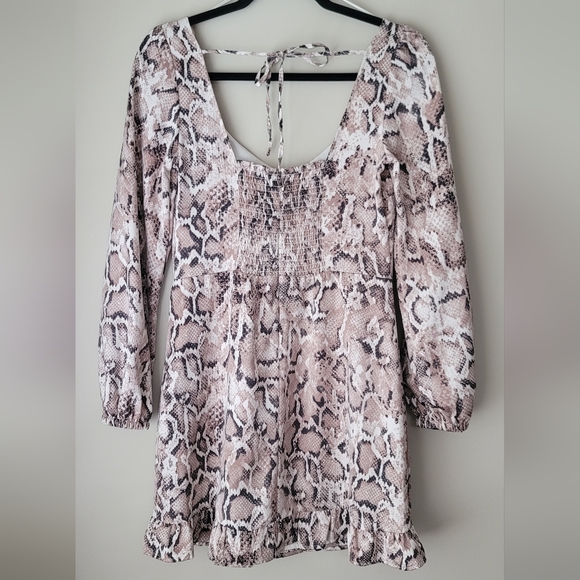 Dynamite Snakeprint Dress w/Sweetheart Neckline and Ruffle Hem - Picture 11 of 15